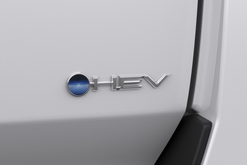 شعار جانبي HEV على لاندركروز هايبرد